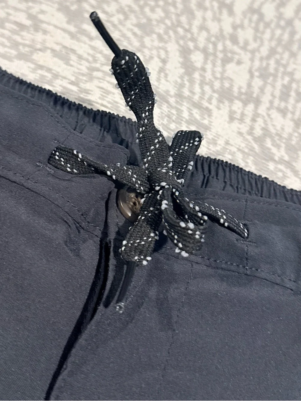 Chubbies /// Men's Everywhere Black Drawstring Shorts - Size Large